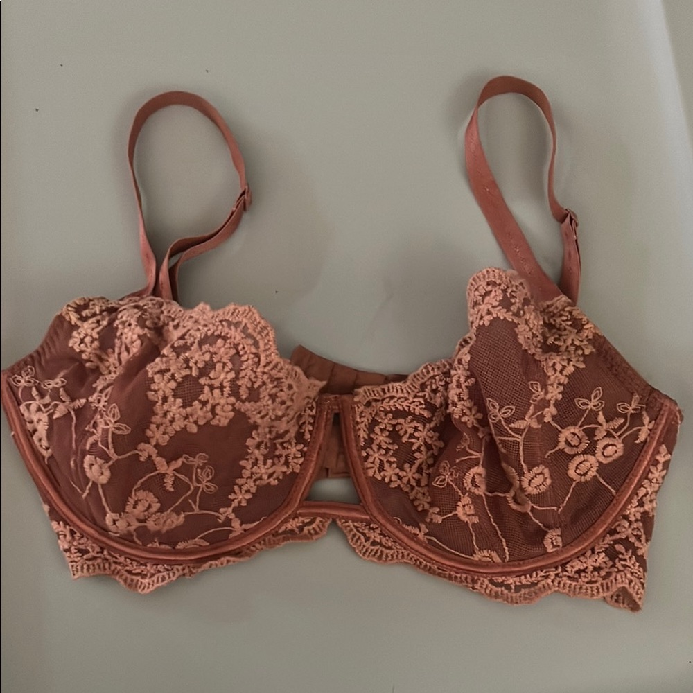 Intimately FP Elegant Lace‎ Underwire Bra - Brown 32DD